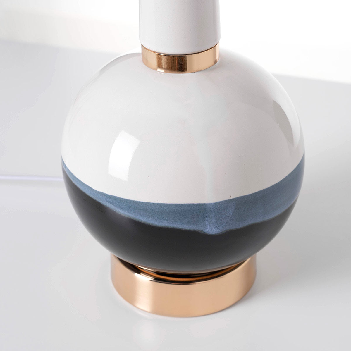 Comprar Lámpara de Sobremesa Duality online en KitMuebles