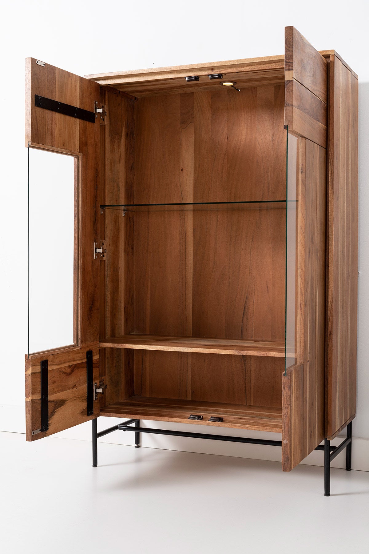 Comprar Aparador Vertical Acacia 150x96x40cm online en KitMuebles