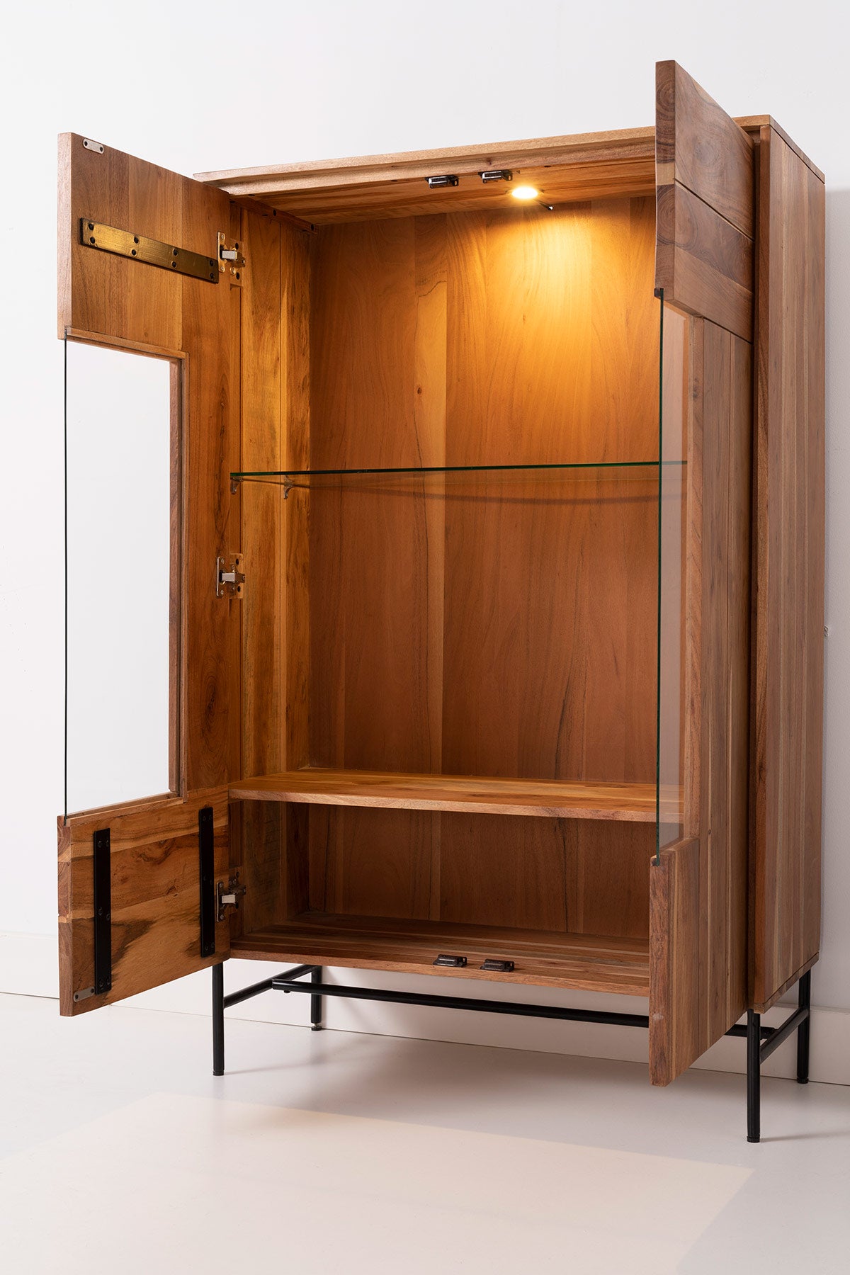 Comprar Aparador Vertical Acacia 150x96x40cm online en KitMuebles