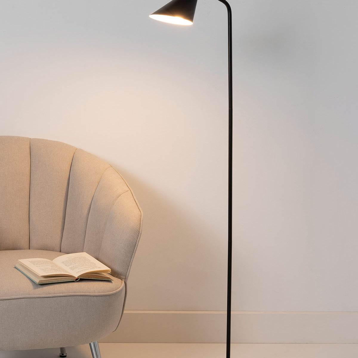 Lámpara de Suelo Linear