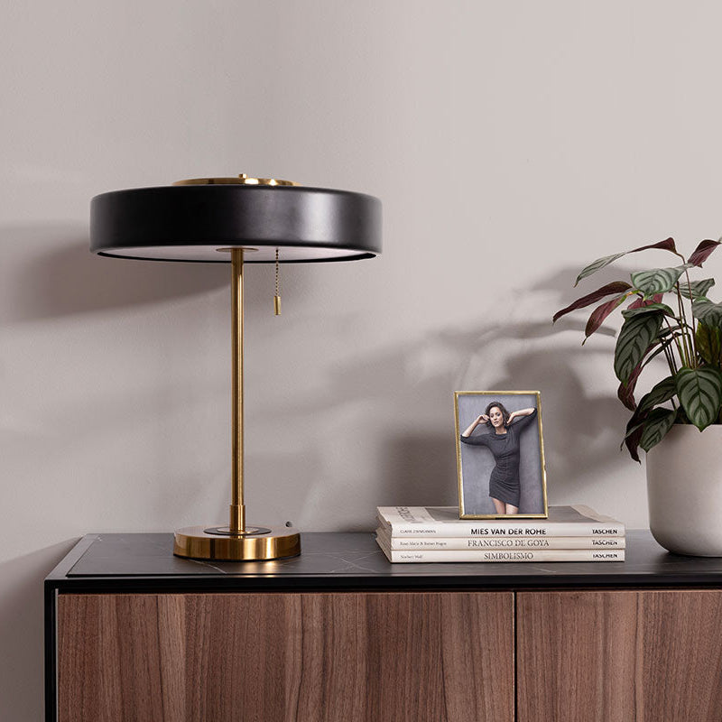 Comprar Lámpara de Sobremesa Diplomat online en KitMuebles