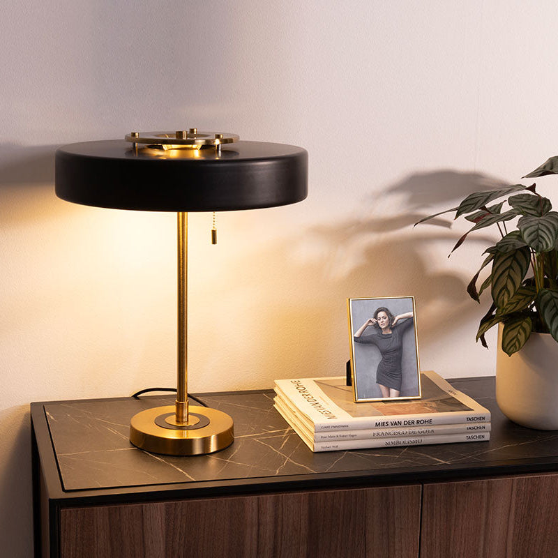 Comprar Lámpara de Sobremesa Diplomat online en KitMuebles
