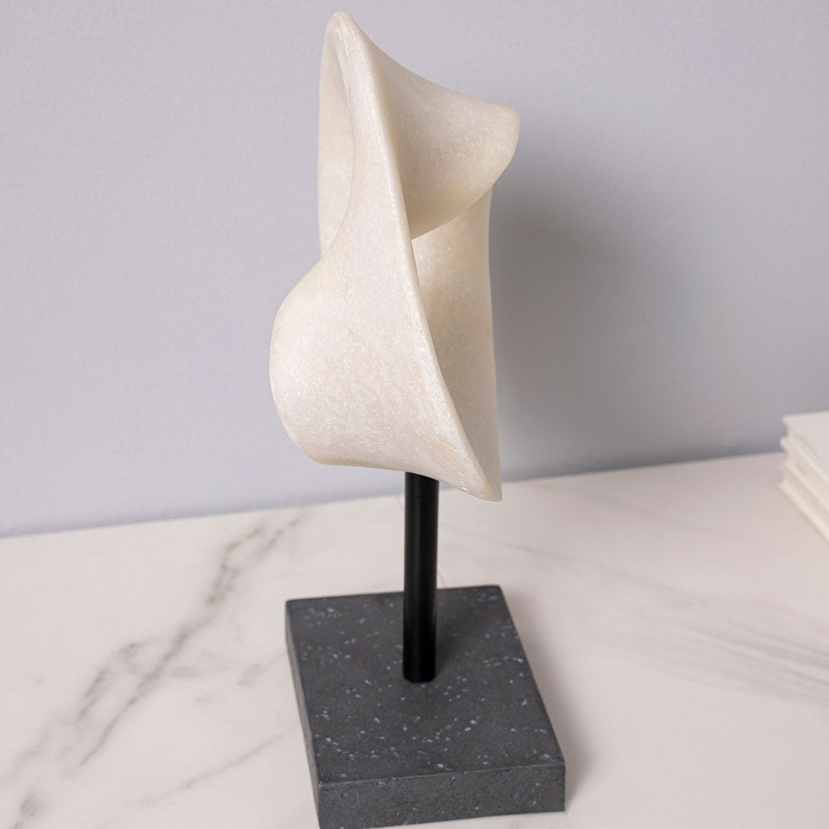 Comprar Escultura Olympia 20x32x9cm online en KitMuebles