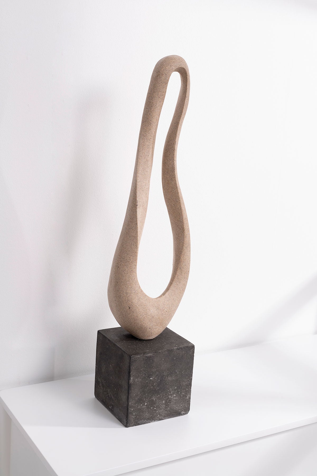 Comprar Escultura Gaia 17x71x15cm online en KitMuebles