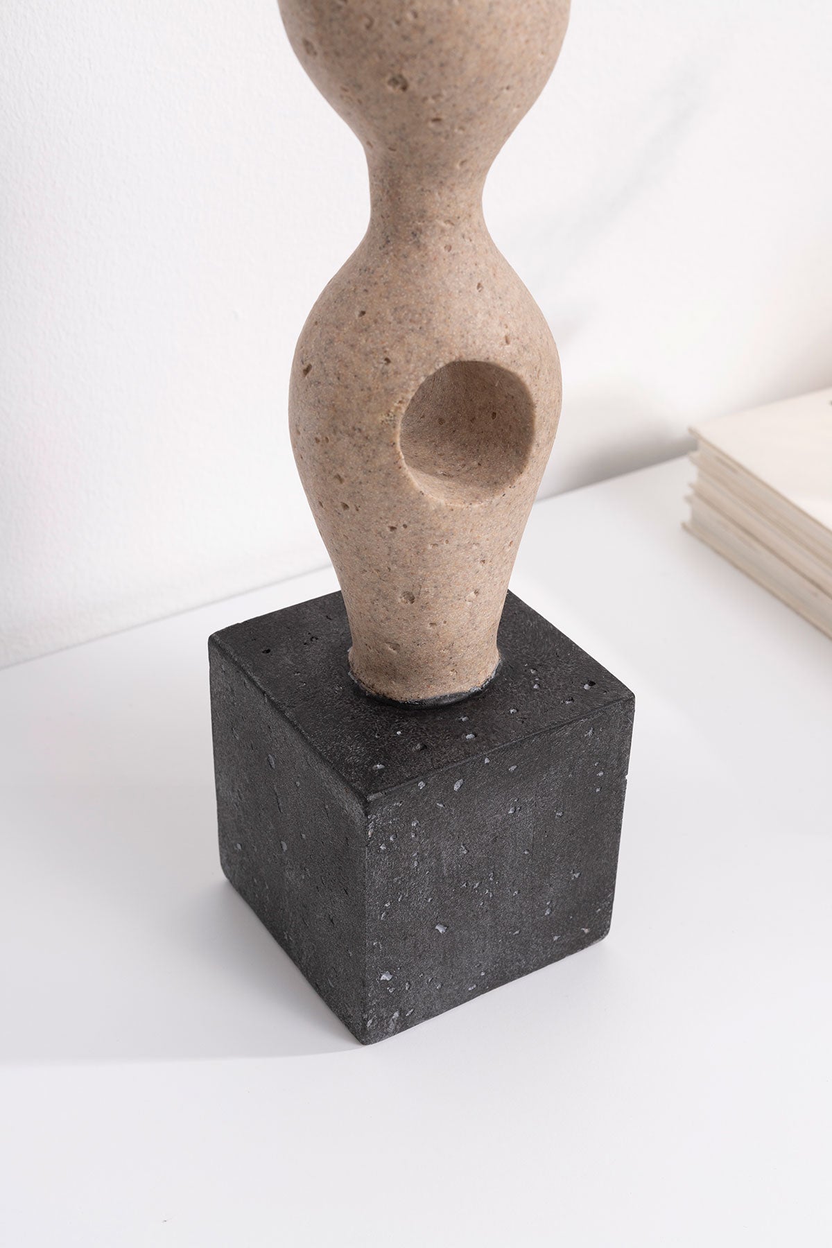 Comprar Escultura Totem 12x51x8cm online en KitMuebles