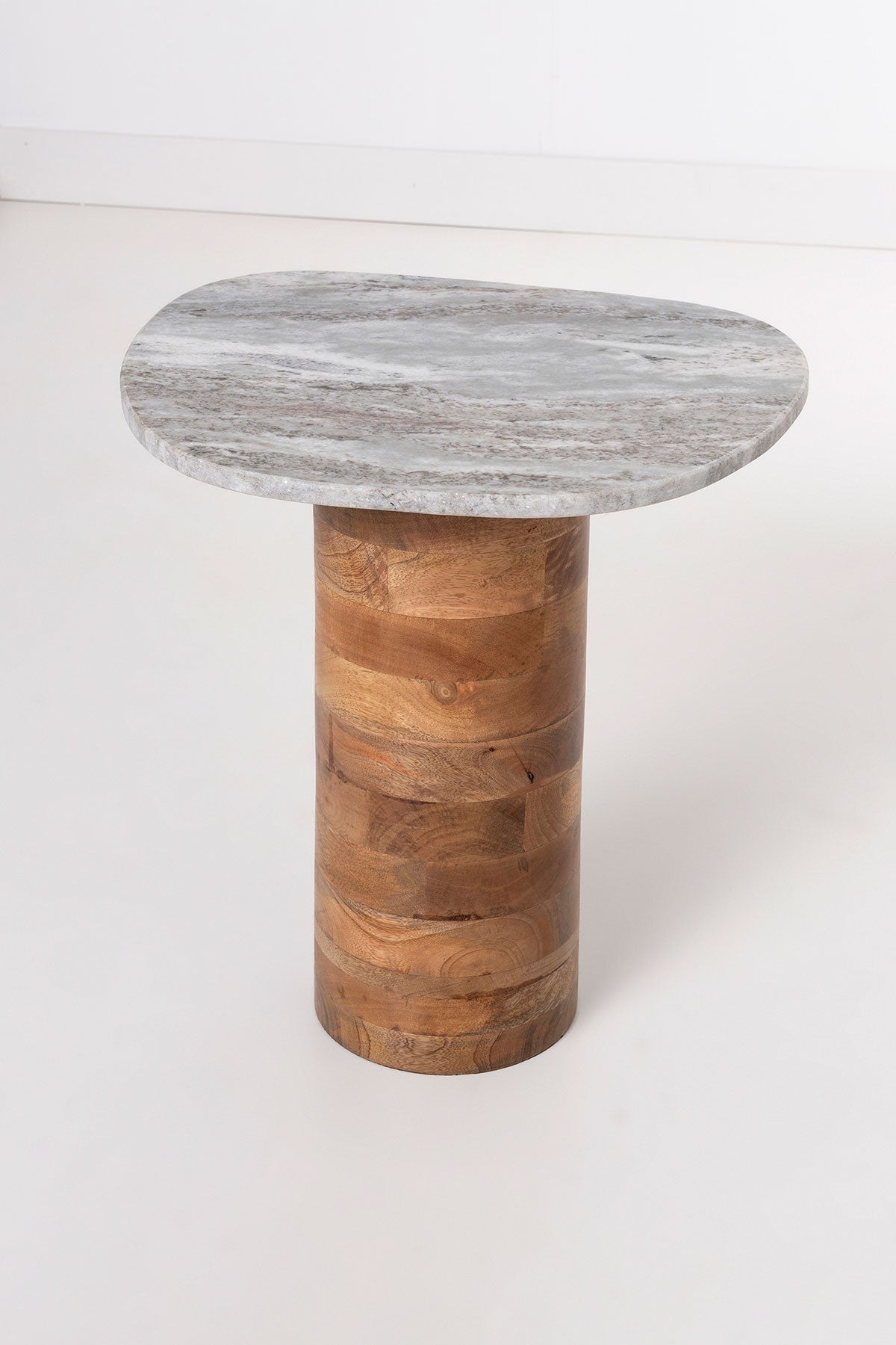 Comprar Mesa Auxiliar Core 41x44x37cm online en KitMuebles