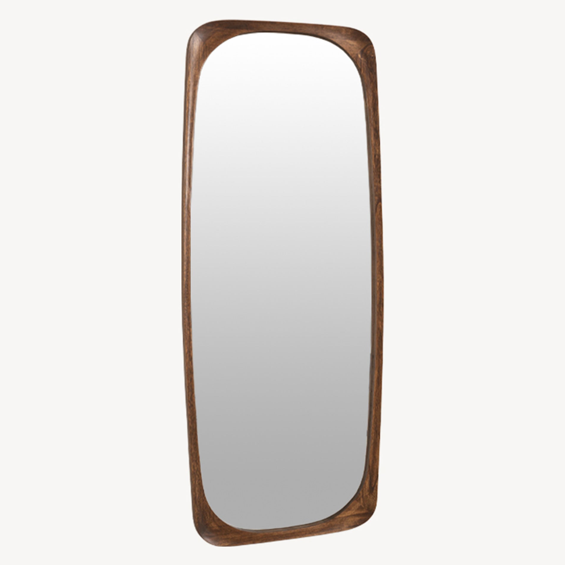 Espejo cuerpo entero Voyager, diseño orgánico retro con marco de madera nogal irregular. Ideal para vestidor, dormitorio, o recibidor. Medidas: 70x175 cm.