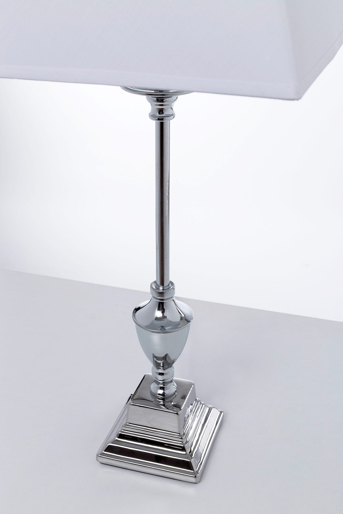 Comprar Lámpara de Sobremesa Argent online en KitMuebles