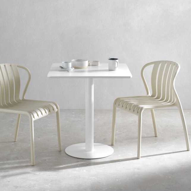 Comprar Mesa Cuadrada Aris 70x70cm online en KitMuebles