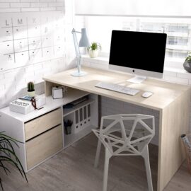 Mesa escritorio L Rox acabado natural combinado con el color blanco brillo.